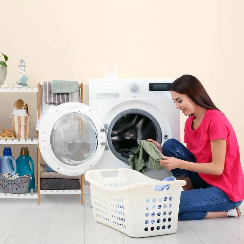 Étagère à 4 Niveaux Avec Panier à Linge – Image 3